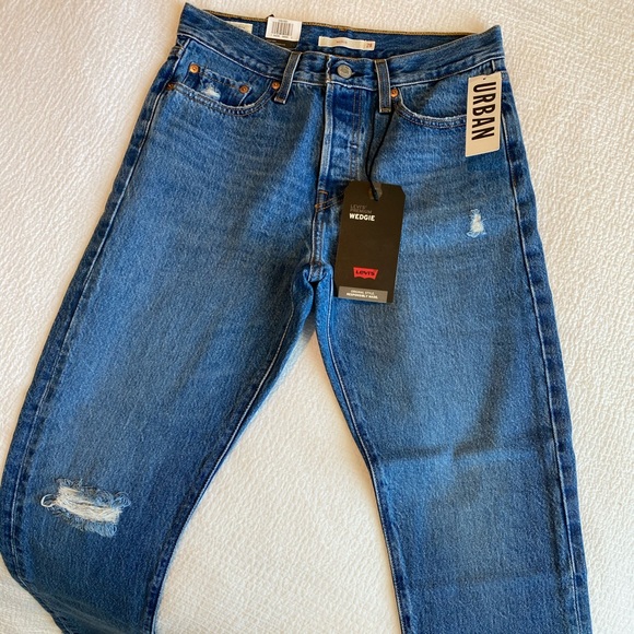 Levi's Denim - NWT Levi wedgie fit jeans